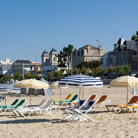 Royan, 2 Pieces, 4 Personnes - Fr-1-305-780 * Royan